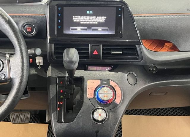 豪華影音版 原鈑件認證車 配備i-key/摸門/8氣囊/恆溫/循跡/AEB/車道偏移 售後2年5萬公里保固  第11張相片