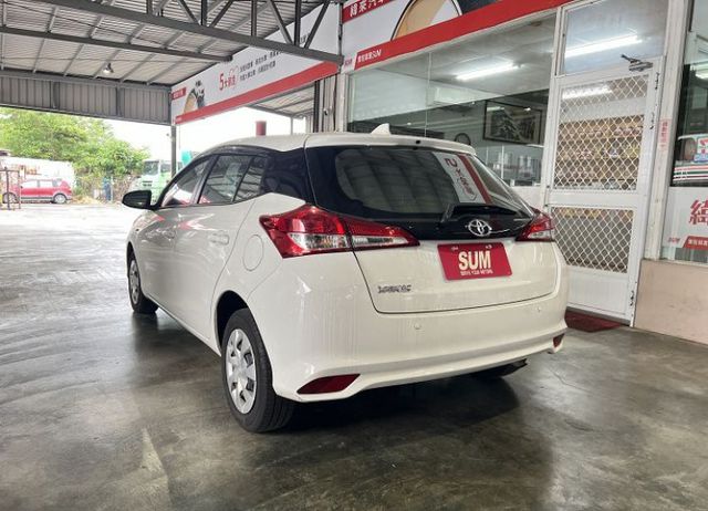 雅緻影音版 原廠保養 配備雙氣囊/循跡/原廠影音 售後2年5萬公里保固  第5張相片