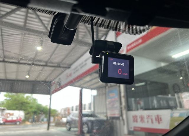 雅緻影音版 原廠保養 配備雙氣囊/循跡/原廠影音 售後2年5萬公里保固  第9張相片