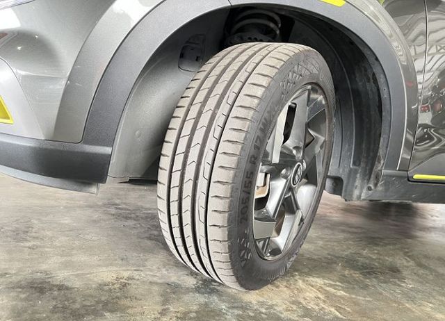 頂規雙色 一手車 原廠保養 僅跑4萬2 配備i-key/6氣囊/循跡/定速/盲點/環景/導航/CarPlay  第10張相片