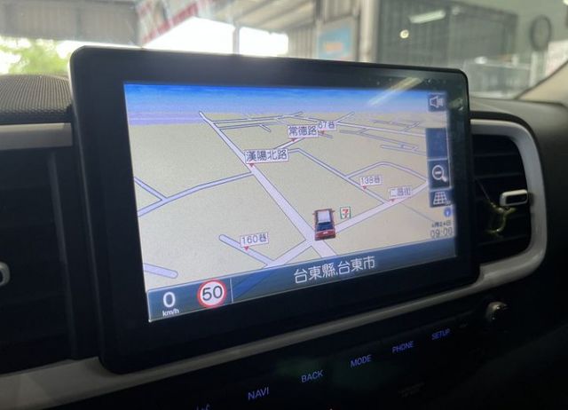 頂規雙色 一手車 原廠保養 僅跑4萬2 配備i-key/6氣囊/循跡/定速/盲點/環景/導航/CarPlay  第14張相片