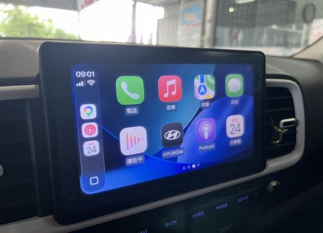 頂規雙色 一手車 原廠保養 僅跑4萬2 配備i-key/6氣囊/循跡/定速/盲點/環景/導航/CarPlay  第15張相片