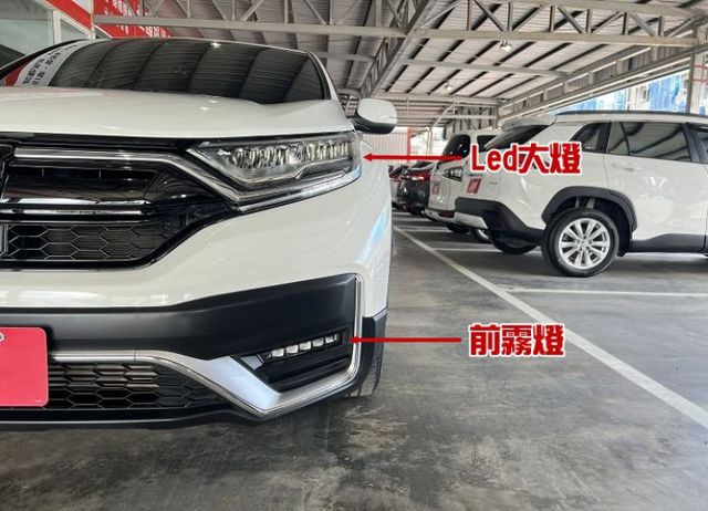 VTI-S 一手車 僅跑6萬 全程原廠保養 8安/摸門/ACC/盲點/循跡/Apple CarPlay/電動尾門  第6張相片