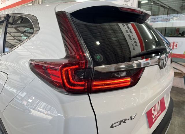 VTI-S 一手車 僅跑6萬 全程原廠保養 8安/摸門/ACC/盲點/循跡/Apple CarPlay/電動尾門  第9張相片