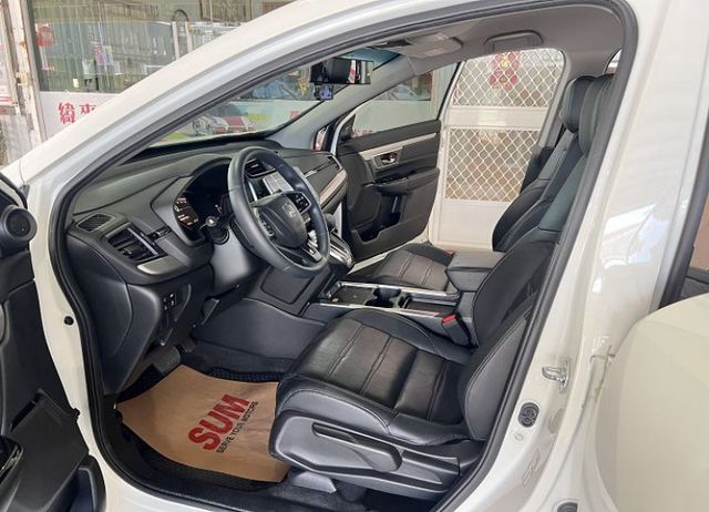 VTI-S 一手車 僅跑6萬 全程原廠保養 8安/摸門/ACC/盲點/循跡/Apple CarPlay/電動尾門  第18張相片
