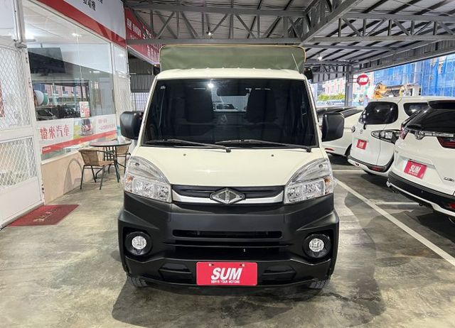 【自排】 一手車 僅跑3萬 原廠保養 定速/循跡/行車紀錄+倒車輔助影像  第2張相片