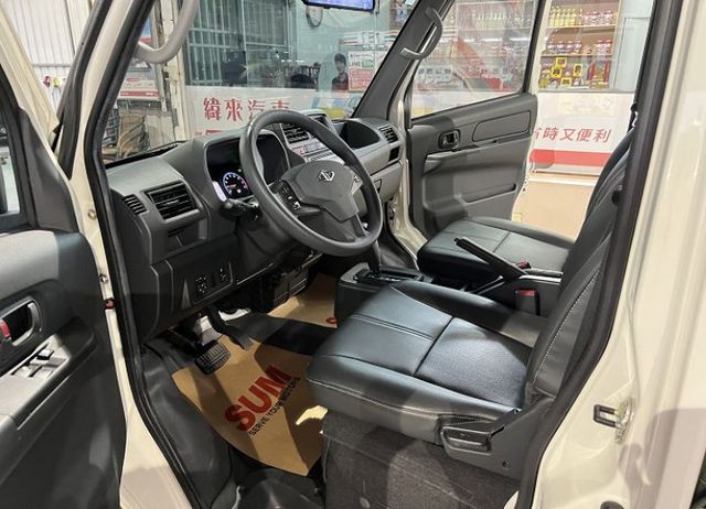 【自排】 一手車 僅跑3萬 原廠保養 定速/循跡/行車紀錄+倒車輔助影像  第7張相片