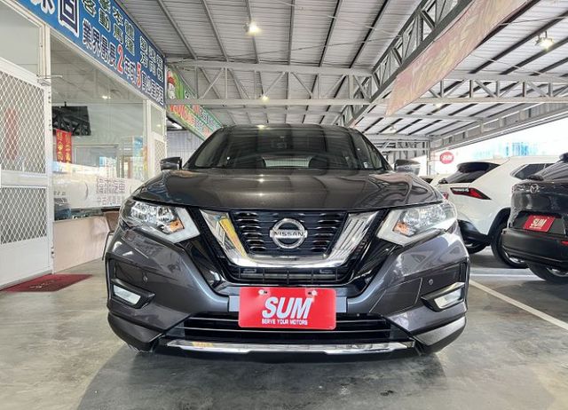 小改款~原鈑件認證車 僅跑4萬 6安/恆溫/循跡/導航/倒車影像 售後2年5萬公里保固  第3張相片