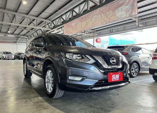 小改款~原鈑件認證車 僅跑4萬 6安/恆溫/循跡/導航/倒車影像 售後2年5萬公里保固  第4張相片