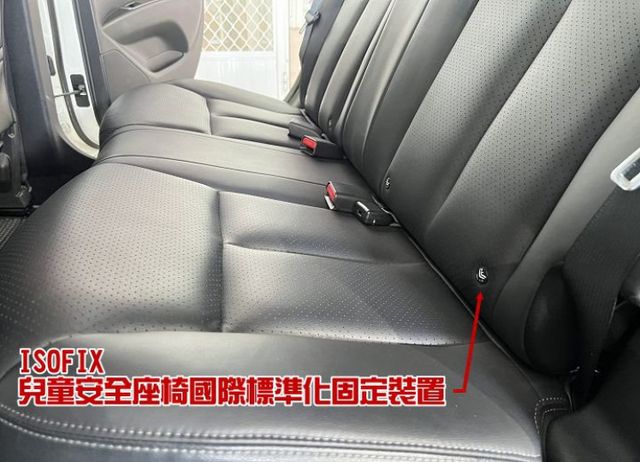 省油小休旅 僅跑7萬7 原鈑件認證車 售後2年5萬公里保固  第13張相片