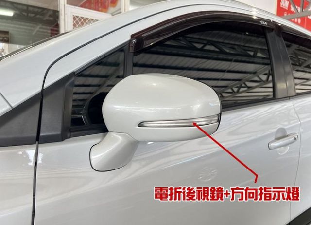 影音版 一手車 僅跑9萬4 原廠保養 配備i-key/7氣囊/定速/循跡/導航/倒車影像  第8張相片