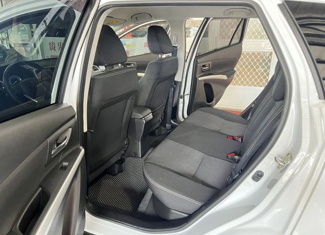 影音版 一手車 僅跑9萬4 原廠保養 配備i-key/7氣囊/定速/循跡/導航/倒車影像  第19張相片