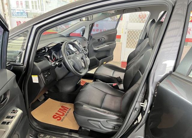【7人座】原鈑件認證車．雙安．方控．恆溫．影音  第15張相片