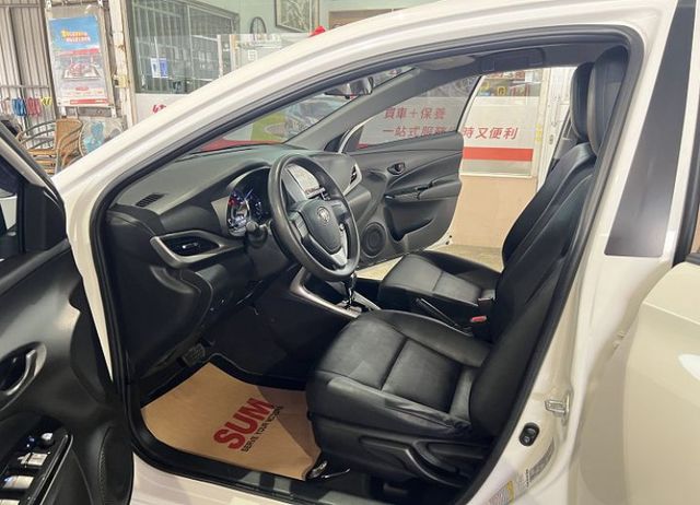 經典影音版 僅跑8萬3 原鈑件認證車 配備雙氣囊/循跡/影音/售後2年5萬公里保固  第16張相片