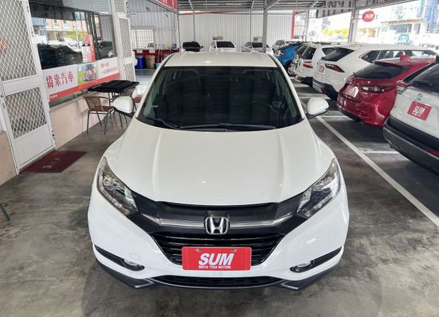 頂規S版 僅跑8萬2 原鈑件認證車 8氣囊/i-key/摸門/定速/循跡/影音 售後1年2萬公里保固  第2張相片