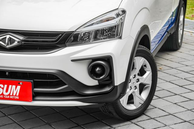 全車原鈑件｜一手車｜環景攝影｜大螢幕安卓機｜僅跑2萬KM｜ADAS車道偏移警示｜抬頭顯示器｜三面帆布｜  第6張相片