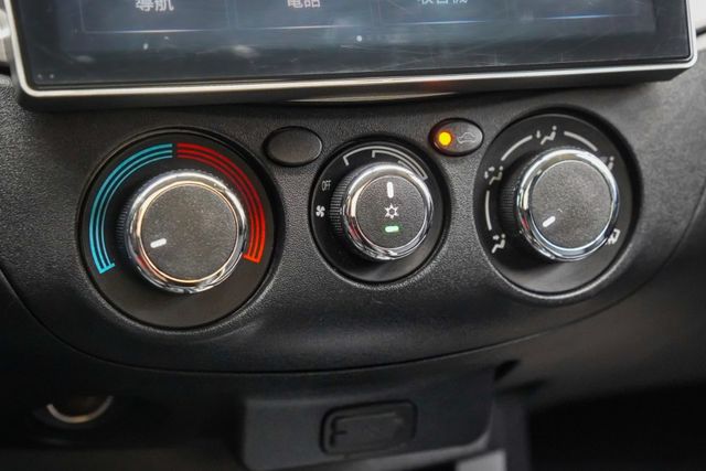 全車原鈑件｜一手車｜環景攝影｜大螢幕安卓機｜僅跑2萬KM｜ADAS車道偏移警示｜抬頭顯示器｜三面帆布｜  第13張相片