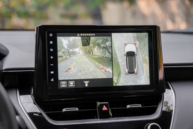 GR運動版｜環景攝影｜CARPLAY｜全車原鈑件｜LV2自動跟車｜車道維持｜運動化底盤  第10張相片