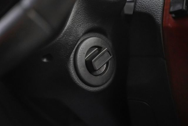 稀有七座版本｜IKEY｜全車原鈑件｜恆溫空調｜超大空間｜超低里程保證｜感應頭燈｜電折後視鏡｜  第9張相片