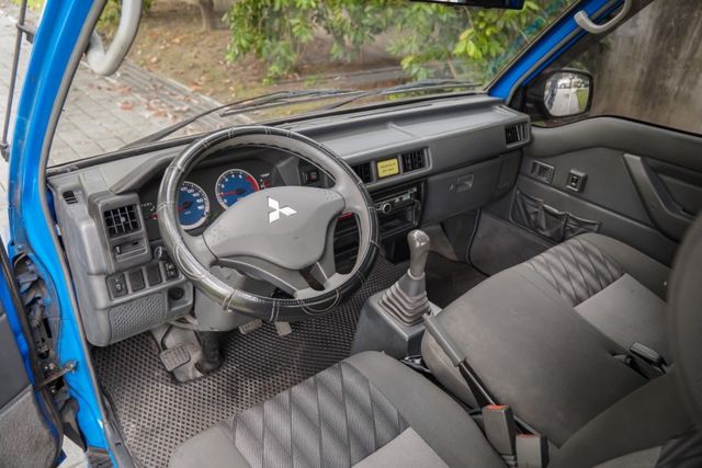 無重大事故無泡水｜稀有白鐵車斗免再花錢加裝｜工具箱｜加裝胎壓偵測器｜車況良好｜可全額分期｜一手車  第6張相片