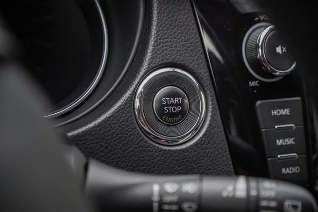 2.0最頂級版本｜環景影像｜iKEY免鑰匙｜車頂行李架｜公務員一手車｜全車原鈑件｜可全貸｜藍芽｜里程保證  第14張相片