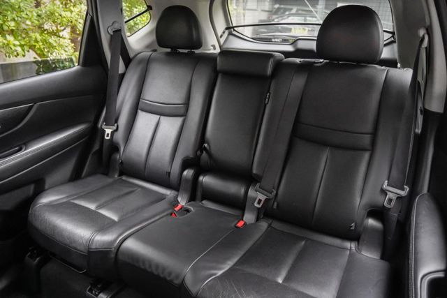 2.0最頂級版本｜環景影像｜iKEY免鑰匙｜車頂行李架｜公務員一手車｜全車原鈑件｜可全貸｜藍芽｜里程保證  第18張相片