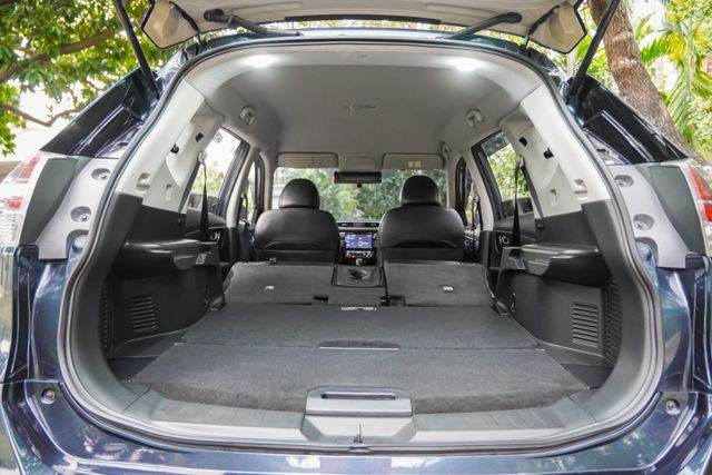 2.0最頂級版本｜環景影像｜iKEY免鑰匙｜車頂行李架｜公務員一手車｜全車原鈑件｜可全貸｜藍芽｜里程保證  第20張相片