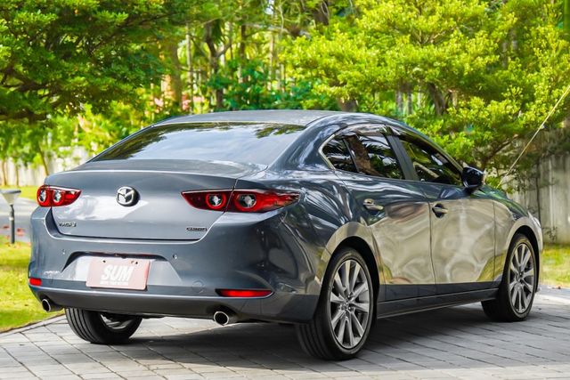 9.9成新｜超低里程6千公里｜全車原鈑件｜360度環景｜CARPLAY｜全速域跟車｜車道維持｜超美極境灰  第4張相片