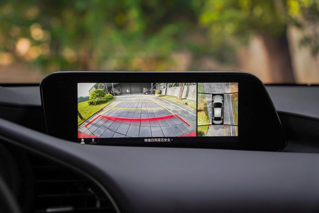 9.9成新｜超低里程6千公里｜全車原鈑件｜360度環景｜CARPLAY｜全速域跟車｜車道維持｜超美極境灰  第12張相片