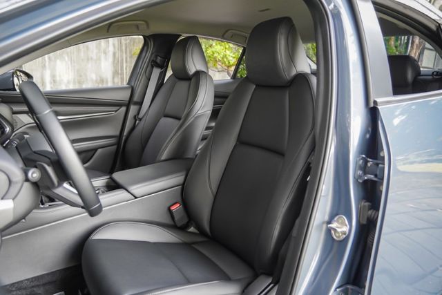 9.9成新｜超低里程6千公里｜全車原鈑件｜360度環景｜CARPLAY｜全速域跟車｜車道維持｜超美極境灰  第16張相片