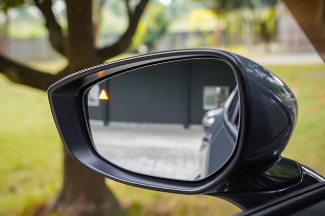 9.9成新｜超低里程6千公里｜全車原鈑件｜360度環景｜CARPLAY｜全速域跟車｜車道維持｜超美極境灰  第20張相片