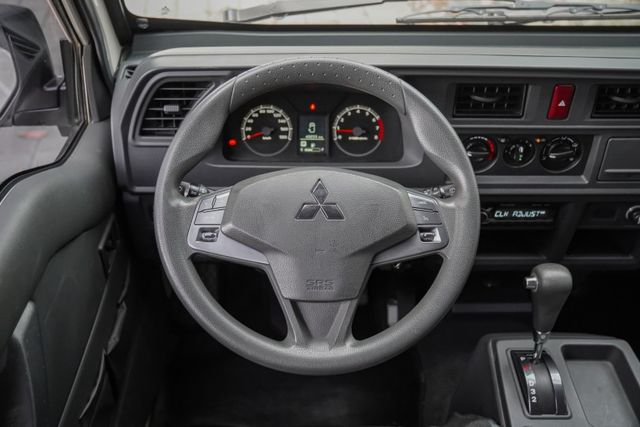 超低里程僅跑5萬KM｜自排廂型車｜8人座3排座椅｜盲點偵測｜全車原鈑件｜載人載貨一台搞定｜  第7張相片