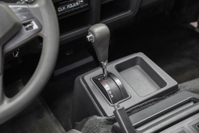 超低里程僅跑5萬KM｜自排廂型車｜8人座3排座椅｜盲點偵測｜全車原鈑件｜載人載貨一台搞定｜  第13張相片