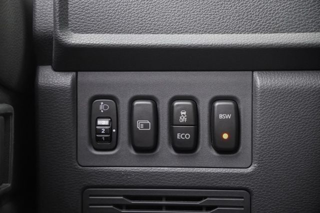 超低里程僅跑5萬KM｜自排廂型車｜8人座3排座椅｜盲點偵測｜全車原鈑件｜載人載貨一台搞定｜  第15張相片