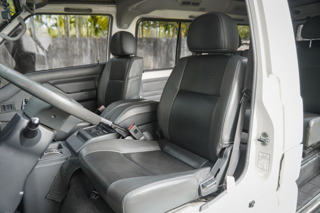 超低里程僅跑5萬KM｜自排廂型車｜8人座3排座椅｜盲點偵測｜全車原鈑件｜載人載貨一台搞定｜  第16張相片