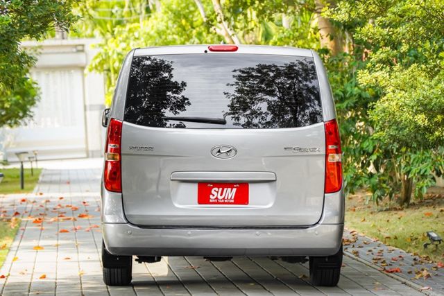 便宜大碗好入手｜8人座三排座椅｜後廂超大空間｜商用、家用皆可｜可全額分期｜定速巡航｜電折後視鏡｜全車整備完成  第5張相片