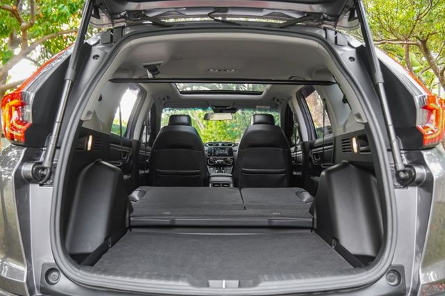 頂級S版｜全車原鈑件｜低里程保證｜全景天窗｜雙前電動座椅｜電動尾門｜全速域ACC｜CARPLAY｜可全貸  第19張相片