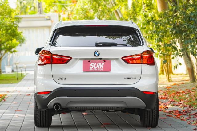 小改款領航版｜抬頭顯示器｜原廠大螢幕導航｜腳踢感應尾門｜僅跑8萬KM｜無線CARPLAY｜四條馬牌輪胎9成新｜車道偏移  第2張相片