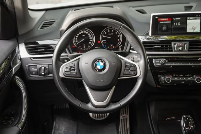 小改款領航版｜抬頭顯示器｜原廠大螢幕導航｜腳踢感應尾門｜僅跑8萬KM｜無線CARPLAY｜四條馬牌輪胎9成新｜車道偏移  第7張相片