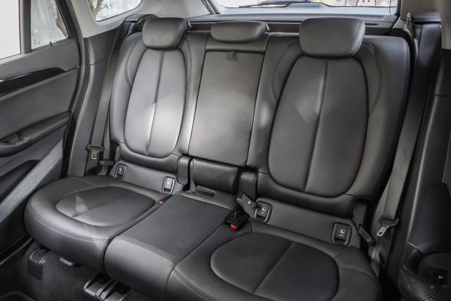 小改款領航版｜抬頭顯示器｜原廠大螢幕導航｜腳踢感應尾門｜僅跑8萬KM｜無線CARPLAY｜四條馬牌輪胎9成新｜車道偏移  第15張相片