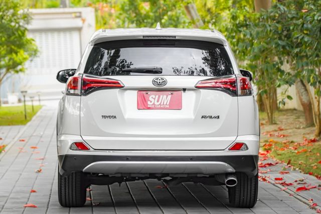 全車原鈑件｜低里程僅跑8萬KM｜頂規尊爵版｜ACC自動跟車｜車道維持｜電動座椅｜原廠GARMIN導航｜抬頭顯示器｜可全貸  第3張相片