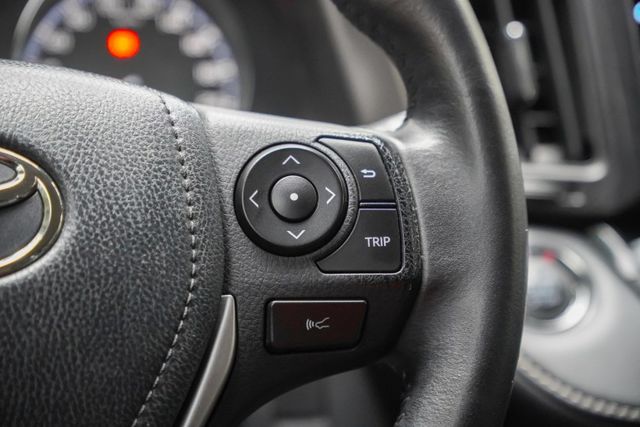 全車原鈑件｜低里程僅跑8萬KM｜頂規尊爵版｜ACC自動跟車｜車道維持｜電動座椅｜原廠GARMIN導航｜抬頭顯示器｜可全貸  第12張相片