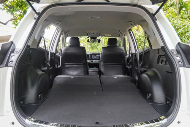 全車原鈑件｜低里程僅跑8萬KM｜頂規尊爵版｜ACC自動跟車｜車道維持｜電動座椅｜原廠GARMIN導航｜抬頭顯示器｜可全貸  第20張相片