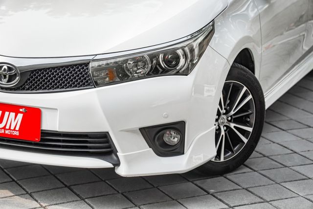 稀有正Z版｜一手用車｜全車原廠空力套件｜原廠LED魚眼頭燈｜換檔撥片｜全車原鈑件｜MID彩色儀表｜倒車顯影｜導航｜可全貸  第5張相片