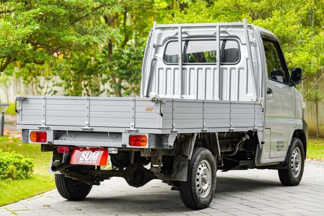 低里程僅跑3萬KM｜一手車｜全車原鈑件｜自排超方便｜行車紀錄器｜倒車顯影｜胎壓偵測｜可全額分期  第4張相片