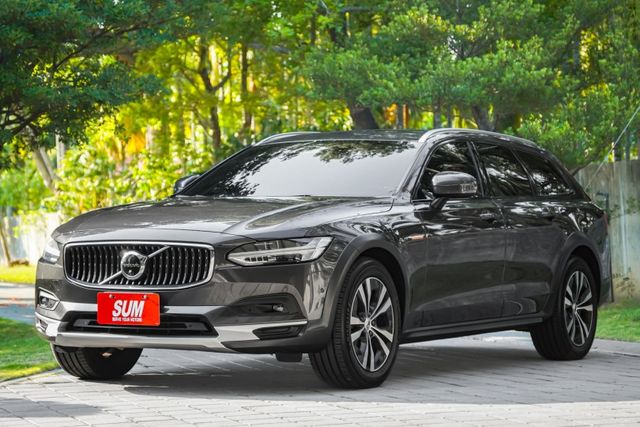 全車原鈑件｜一手車｜小改款GOOLE車機｜新車價近300萬｜選配20萬M PLUS套件｜HK音響｜雙前通風電熱椅｜抬顯  第1張相片