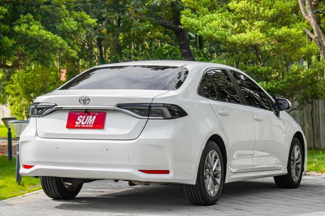 全車原鈑件｜IKEY｜安卓大螢幕｜升級GR版尾燈｜CARPLAY｜ACC自動跟車｜車道偏移｜原廠保養｜  第4張相片