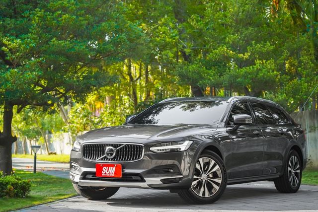 全車原鈑件｜一手車｜小改款GOOLE車機｜新車價近300萬｜選配20萬M PLUS套件｜HK音響｜雙前通風電熱椅｜抬顯  第5張相片
