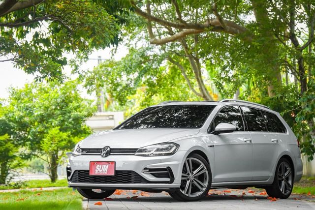 選配珍珠白｜原鈑件｜R-Line 套件｜全景天窗｜CARPLAY｜麂皮方向盤｜可全貸｜ikey免鑰匙  第6張相片