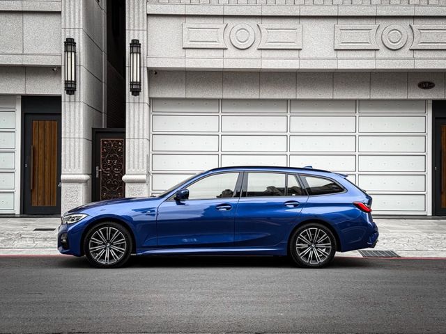 正2020年M版/全景天窗/5AU跟車/電尾門/三區恆溫/原版件  第2張相片